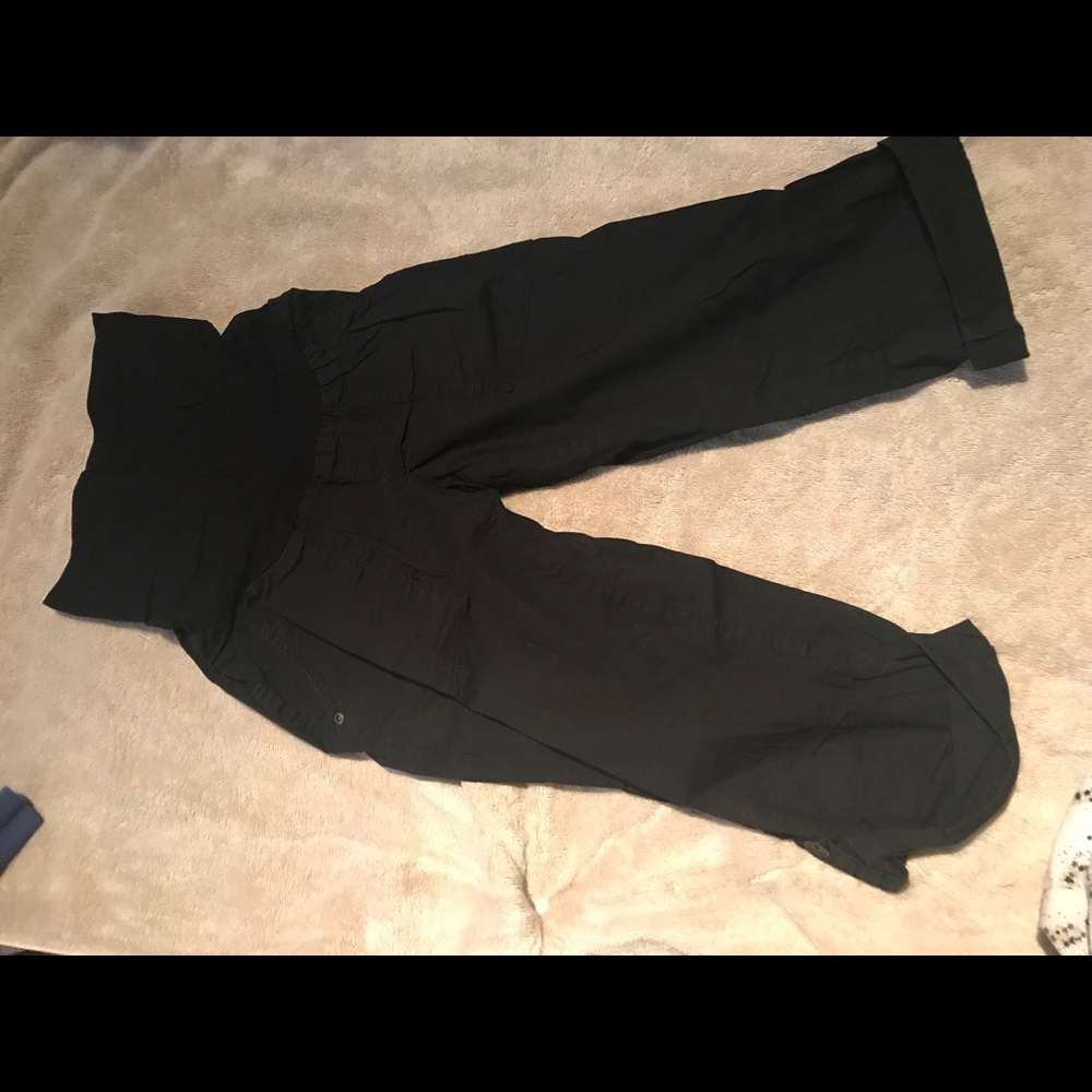 Maternity black cargo Capri